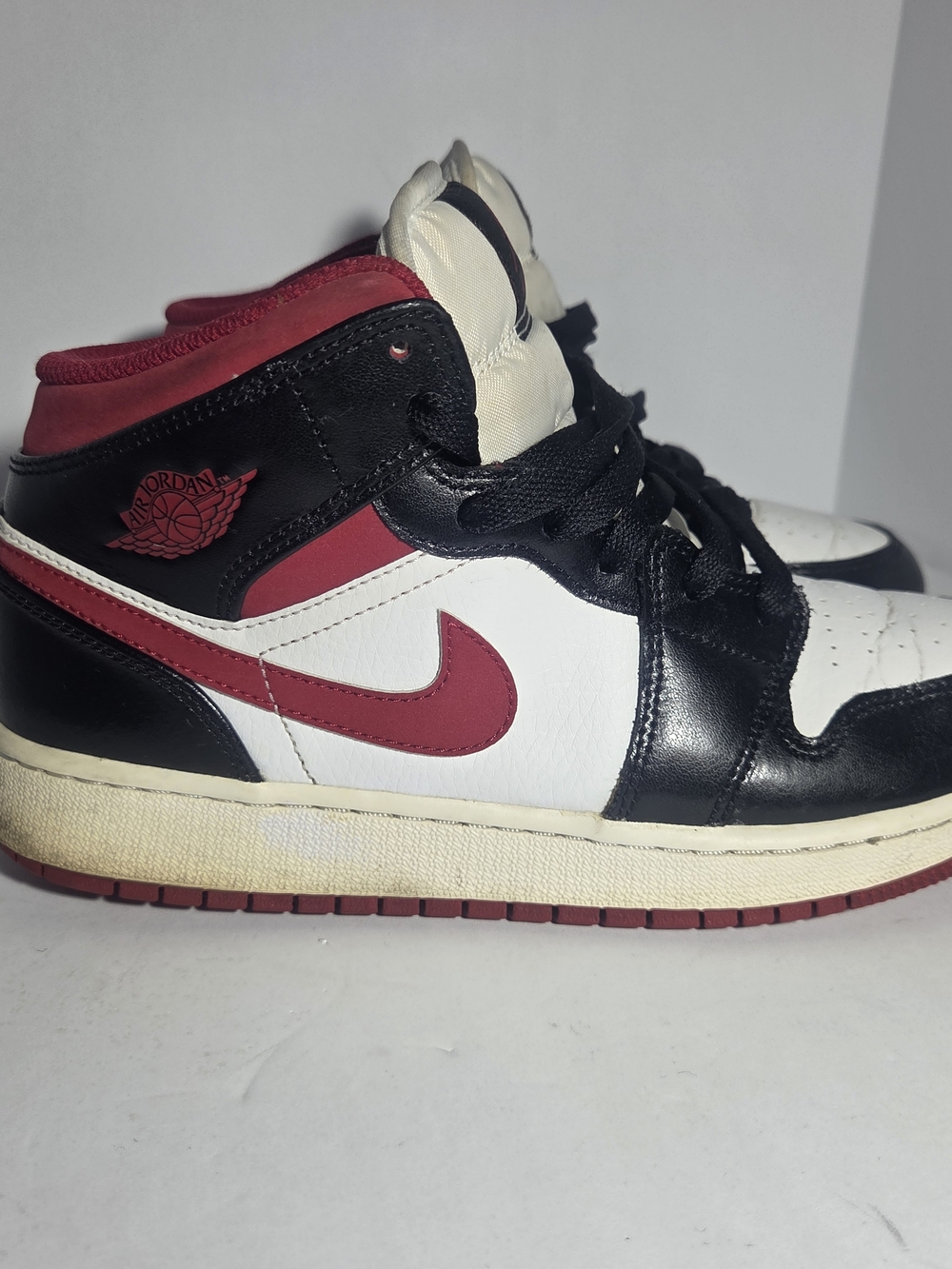 Nike Air Jordan 1 Mid GS "Gym Red Black White" DJ4695-122 Youth Size 6Y